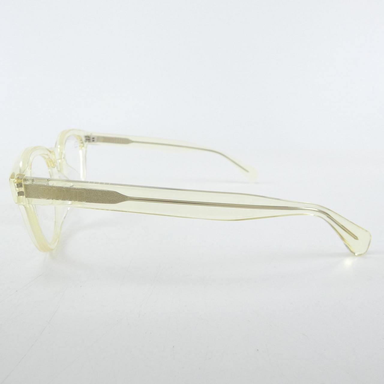 EYEWEAR