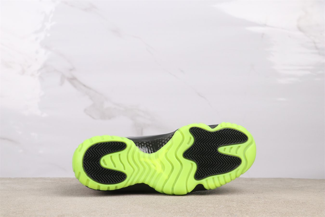 今日 エアジョーダンAir Jordan 11CT8012-003ブラック - グリーン Black - Green KIN-KAAI_COM