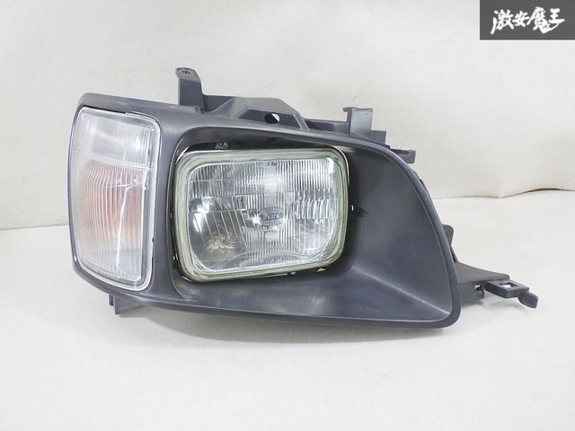 トヨタ 純正 KR52V ライトエース 2007年 ヘッドライト ヘッドランプ 片側のみ KOITO 26-112 11046-78545 53131-28061 棚16-4