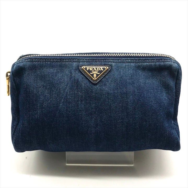 【美品】PRADA プラダ デニム ポーチ 三角ロゴ ゴールド金具 ブルー 良品 PRADA プラダ デニム 三角ロゴ ロゴプレート メイク コスメ