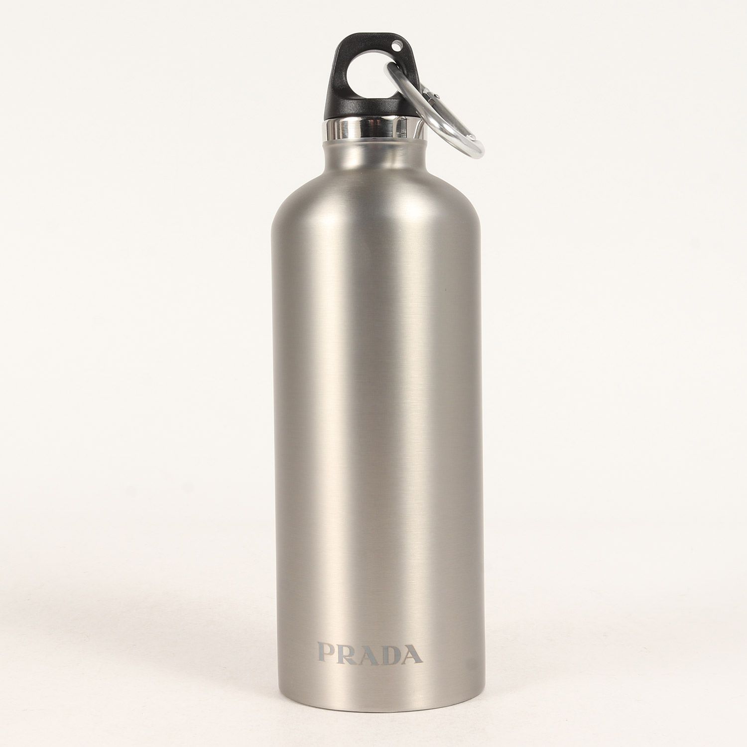 美品 PRADA プラダ RE-NYLON カバー付き カラビナ レタリングロゴ ステンレス タンブラー 2UH005 500ml ウォーターボトル  水筒 シルバー 500ml ハイブランド アイテム【メンズ】 - メルカリ