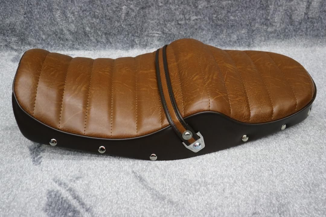 りゅー様/美品/ホンダCB400four NC36タックロールシート 鋲打ち 高品質，100%新品】 中古品 ホンダ CB400FOUR 茶皮 鋲打ち タック