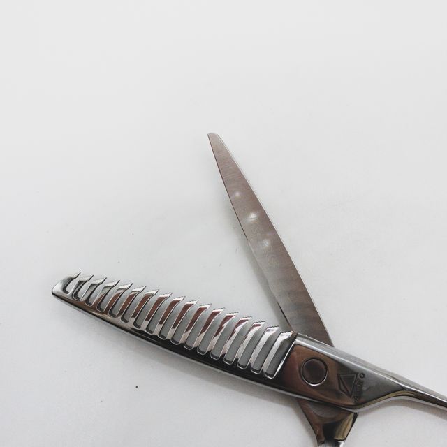 ミズタニシザーズ ミズタニシザーMIZUTANI SCISSORS】Acroleaf WIDE K-25正刃 オフセット シザー セニング 美容ハサミ  すきばさみ 美容師 理容師 約15～25% 右利き 5.8インチ 中古 sc1298 - メルカリ