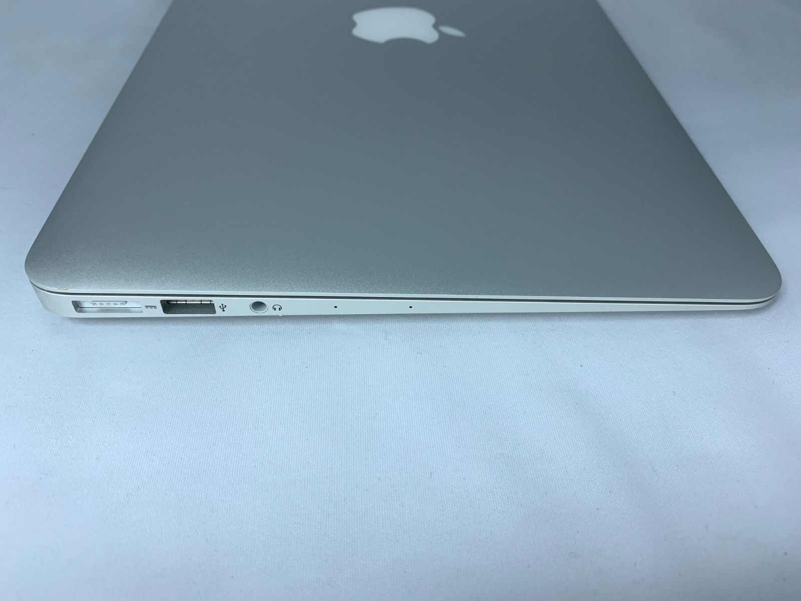 【中古】Apple MacBook Air MJVM2J/A 1600/11.6 Early 2015(30日間保証）