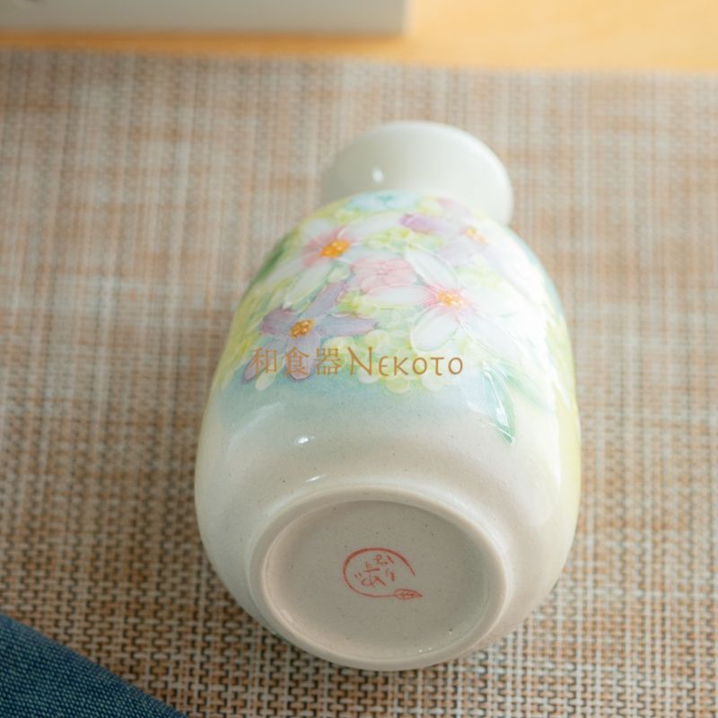 日本製 ゆずりは工房 ＊薄紅花景色 徳利＊ 酒器 花柄 おしゃれ かわいい 陶器 瀬戸焼 和食器 手描き 海外プレゼント 贈り物 ギフト 母の日 敬老の日 誕生日45523