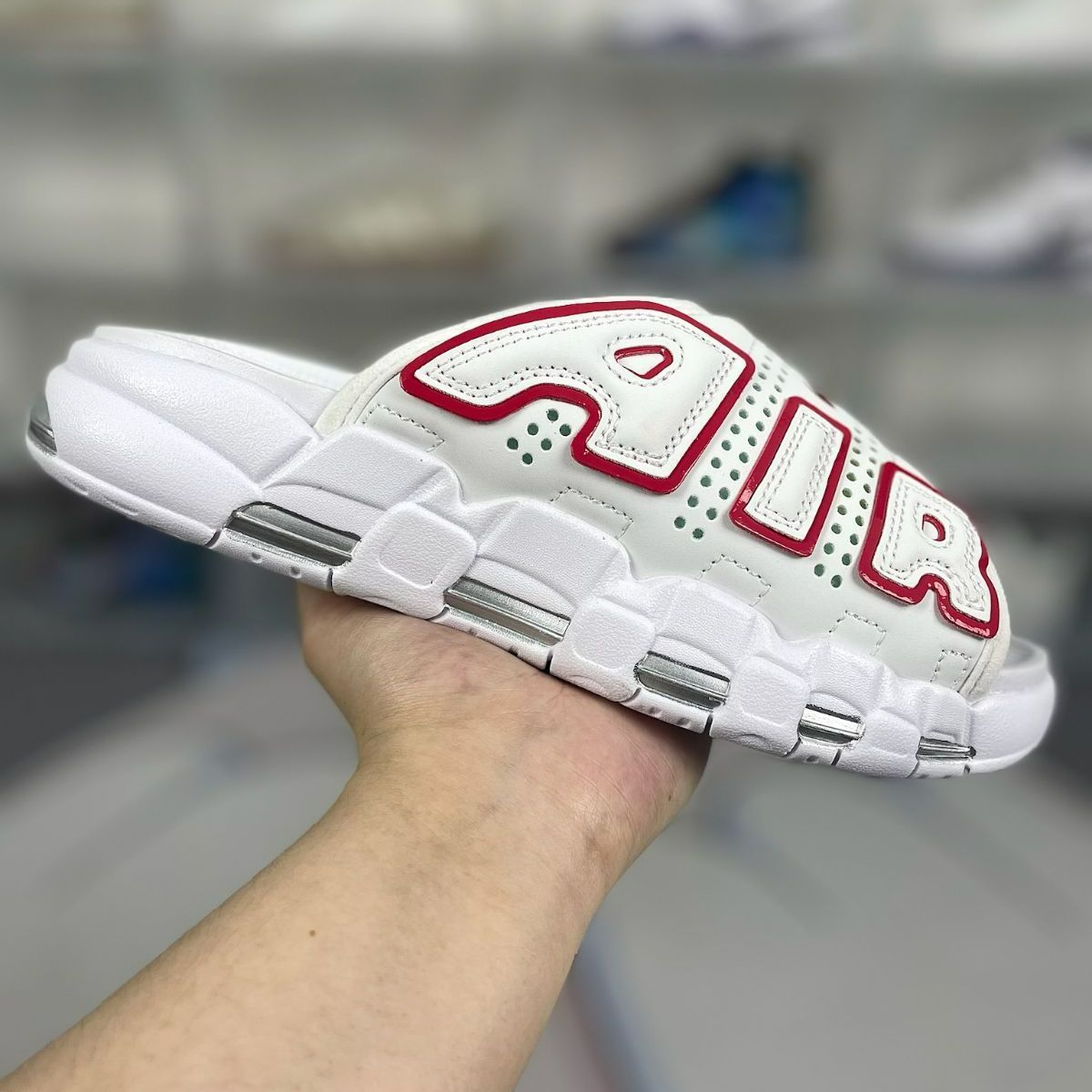 Nike Air More Uptempo Slide White University Red FD9883-100 男女兼用です【並行輸入】