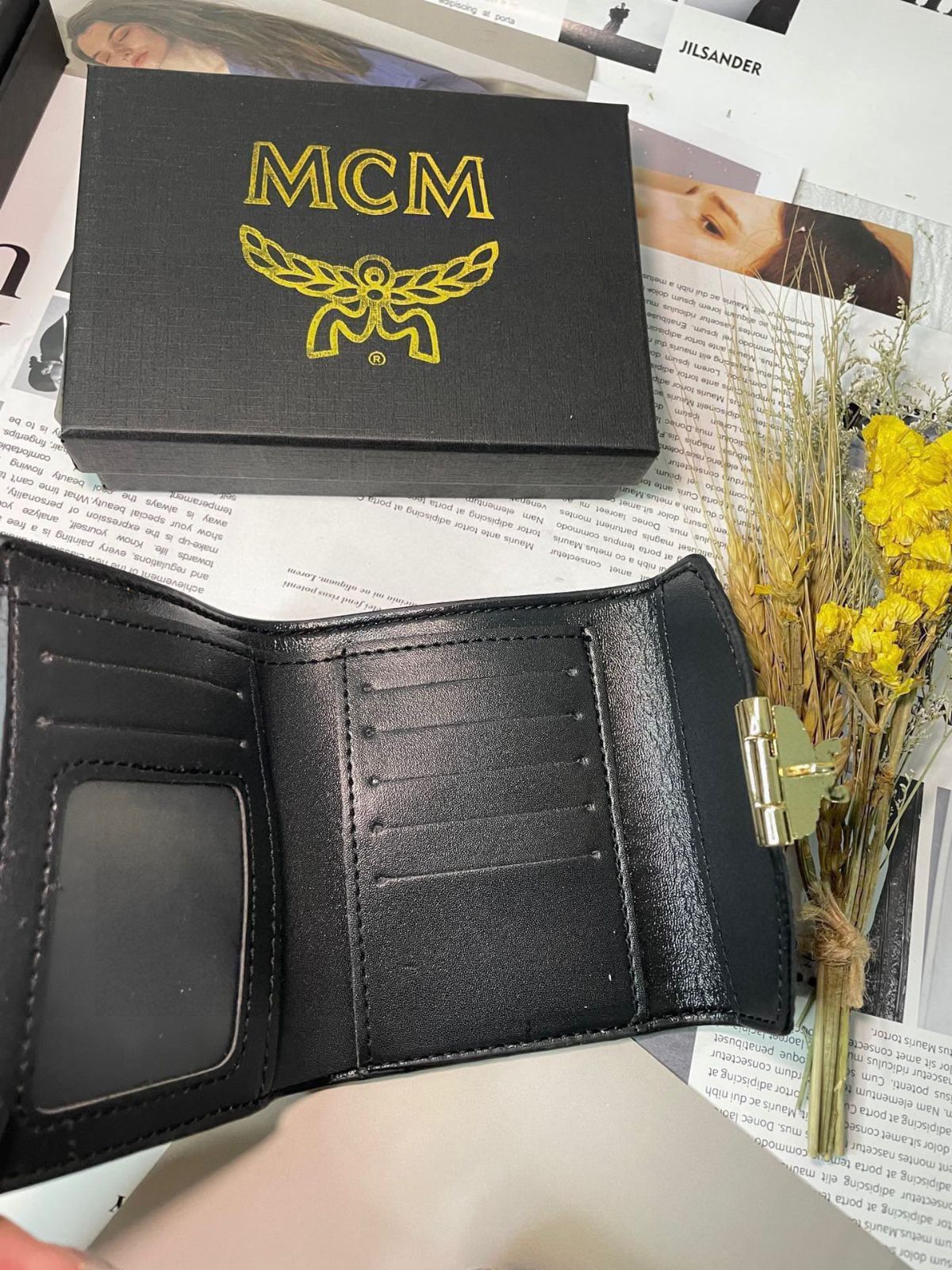 mcm バック＆長財布 セット 本日特価] MCM クラシック メタルバックル 3つ折りウォレット