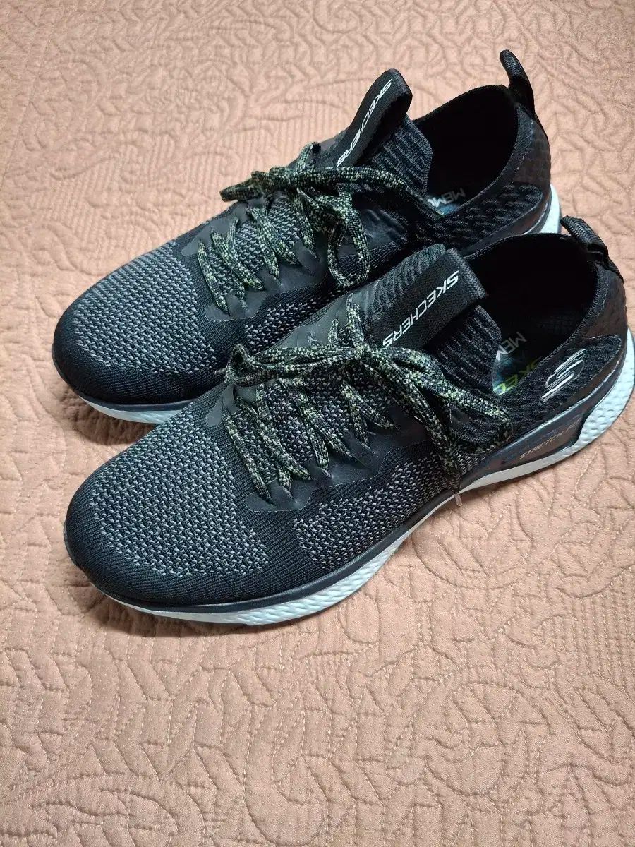 260 SKECHERS スケッチャーズ スニーカー 4124