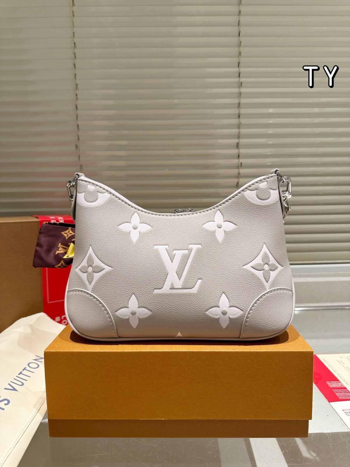 今日特価】LV Vintage Croissant Bag / ルイ・ヴィトン