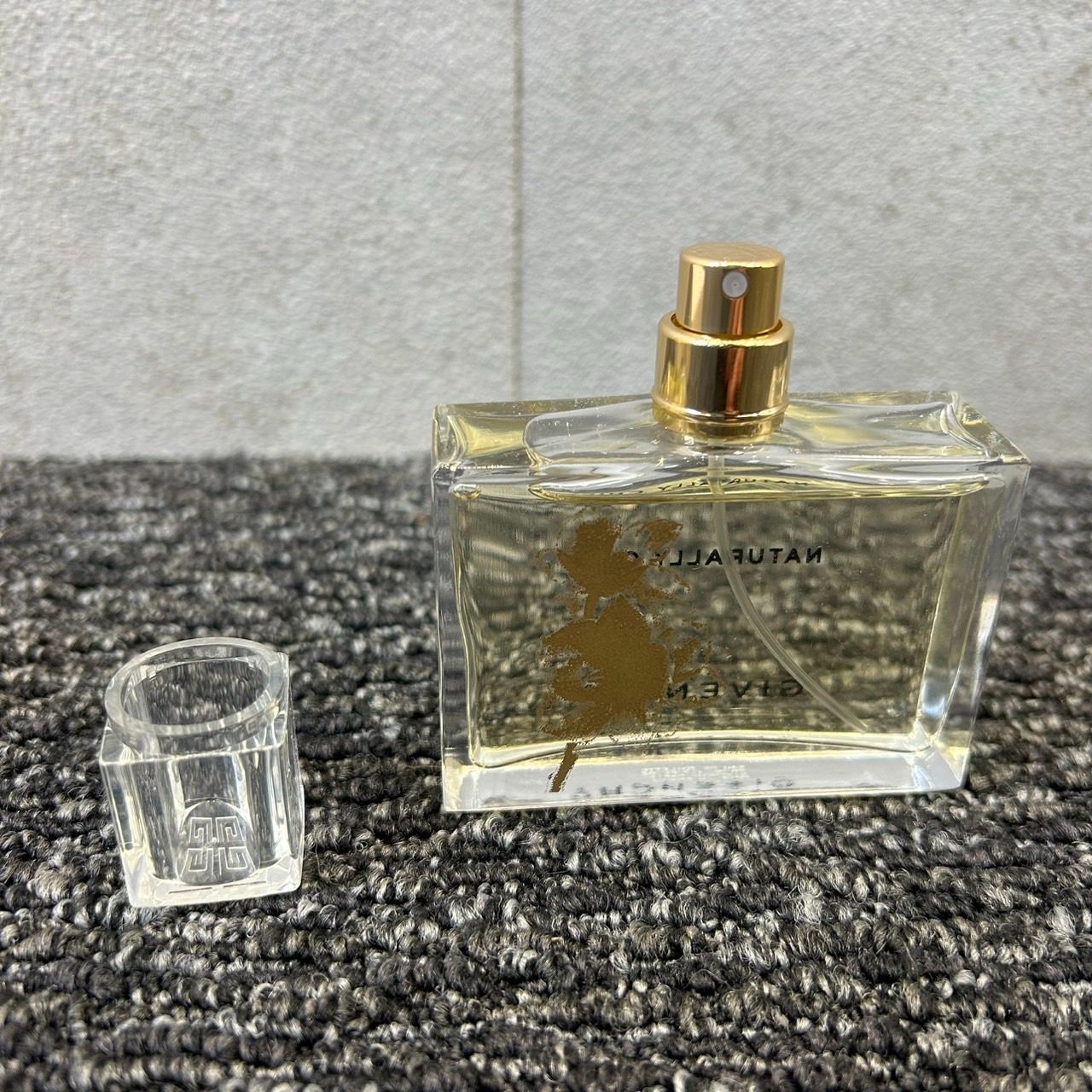 ジバンシィ ナチュラリーシック オードトワレ 50ml 【公式通販】