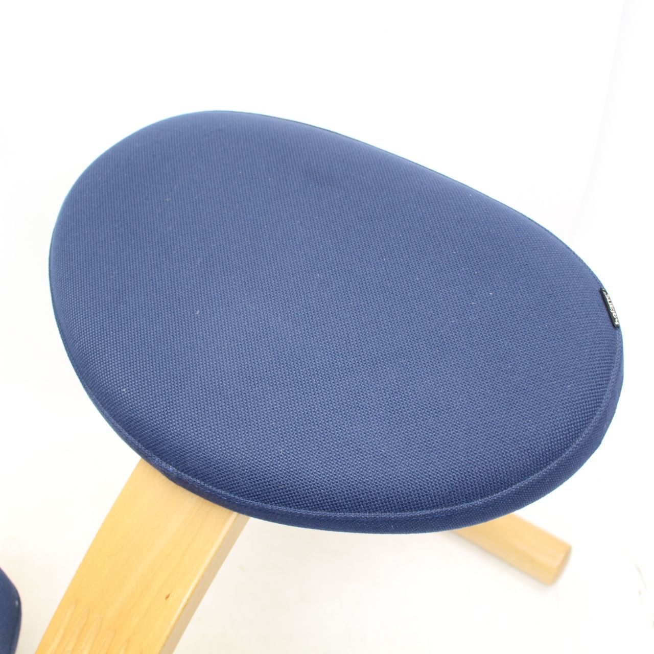 033)BALANS EASY バランスイージー 姿勢矯正椅子 ネイビー バランスラボ