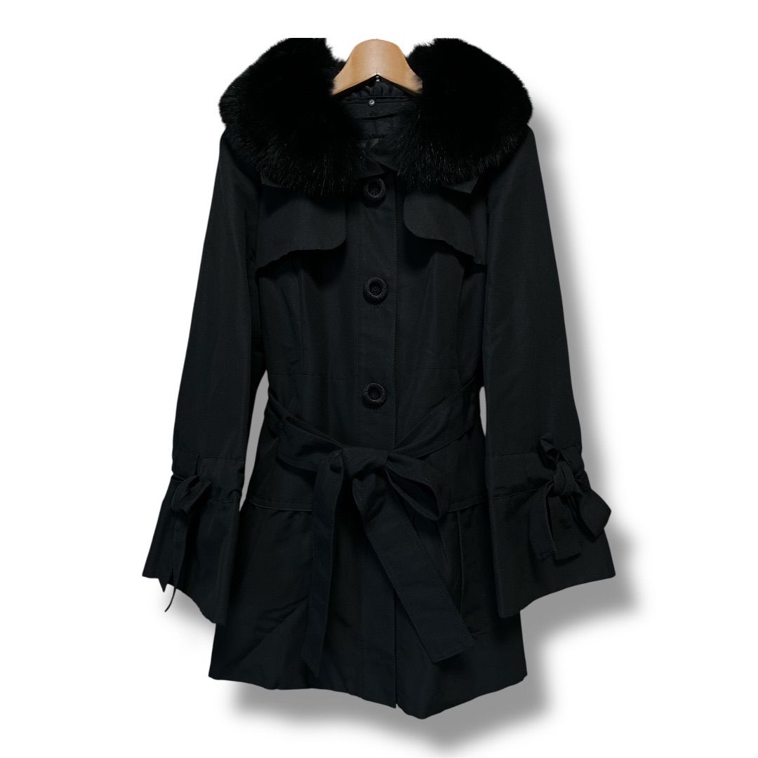 TO BE CHIC トゥービーシック 上品ロングコート ベルト付き　46 新品】TO BE CHIC トゥービーシック ファー付きロングコート