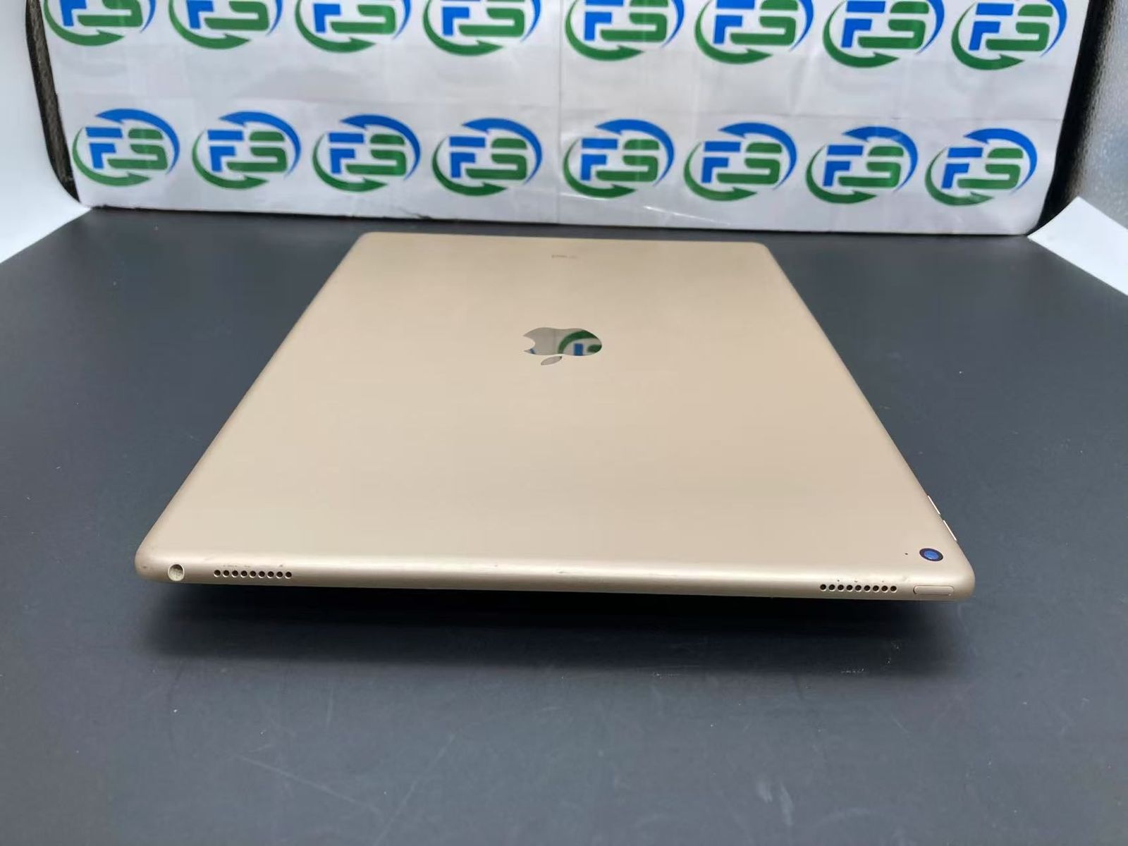 iPad Pro 12.9インチ（第1世代） Wi-Fi 128GB ゴールド 【公式通販】