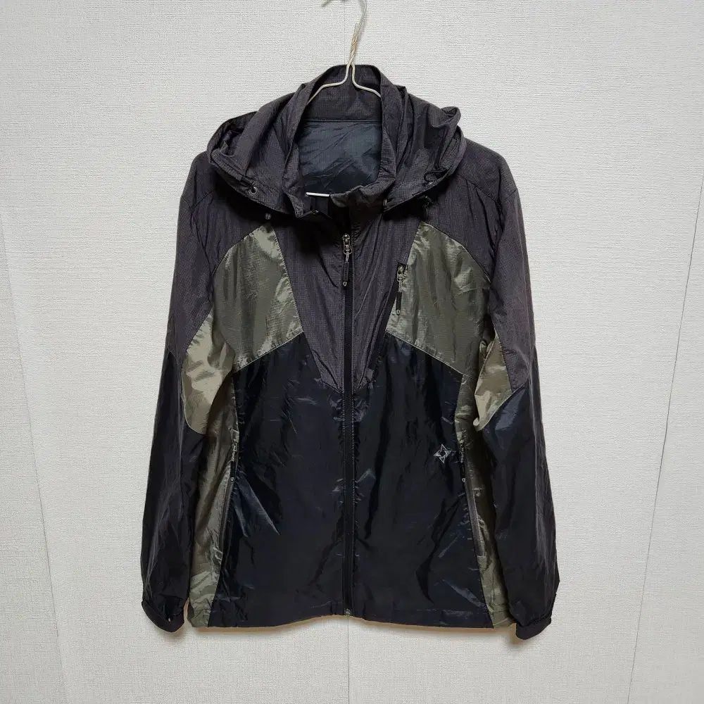 極美品✨】プラダ 三角プレート トートバッグ レザー パンチング 肩掛け 黒