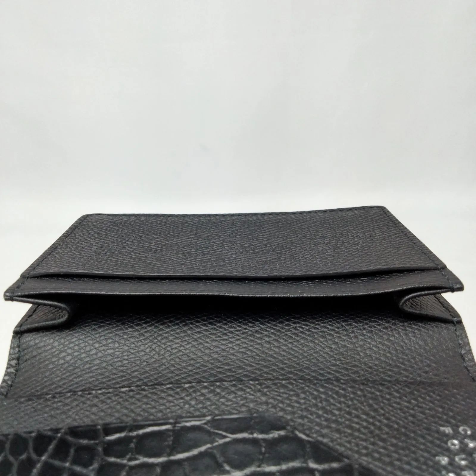 美品　カミーユフォルネ　カーフ&アリゲーターのコンビネーション名刺入　ブラック 美品 カミーユフォルネ カーフ&アリゲーターのコンビネーション