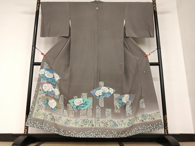 平和屋着物●本場加賀友禅作家　杉浦伸　色留袖　地紙横段花文　暈し染め　正絹　逸品　AAAU8141zg 平和屋着物○本場加賀友禅作家 杉浦伸 色留袖 地紙横段花文 暈し染め