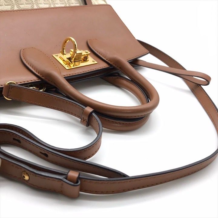 ダメージありフェラガモ ブラウンレザー ハンドバッグ ショルダーストラップ付き 美品 Salvatore Ferragamo フェラガモ スタジオ ガンチーニ 2WAY