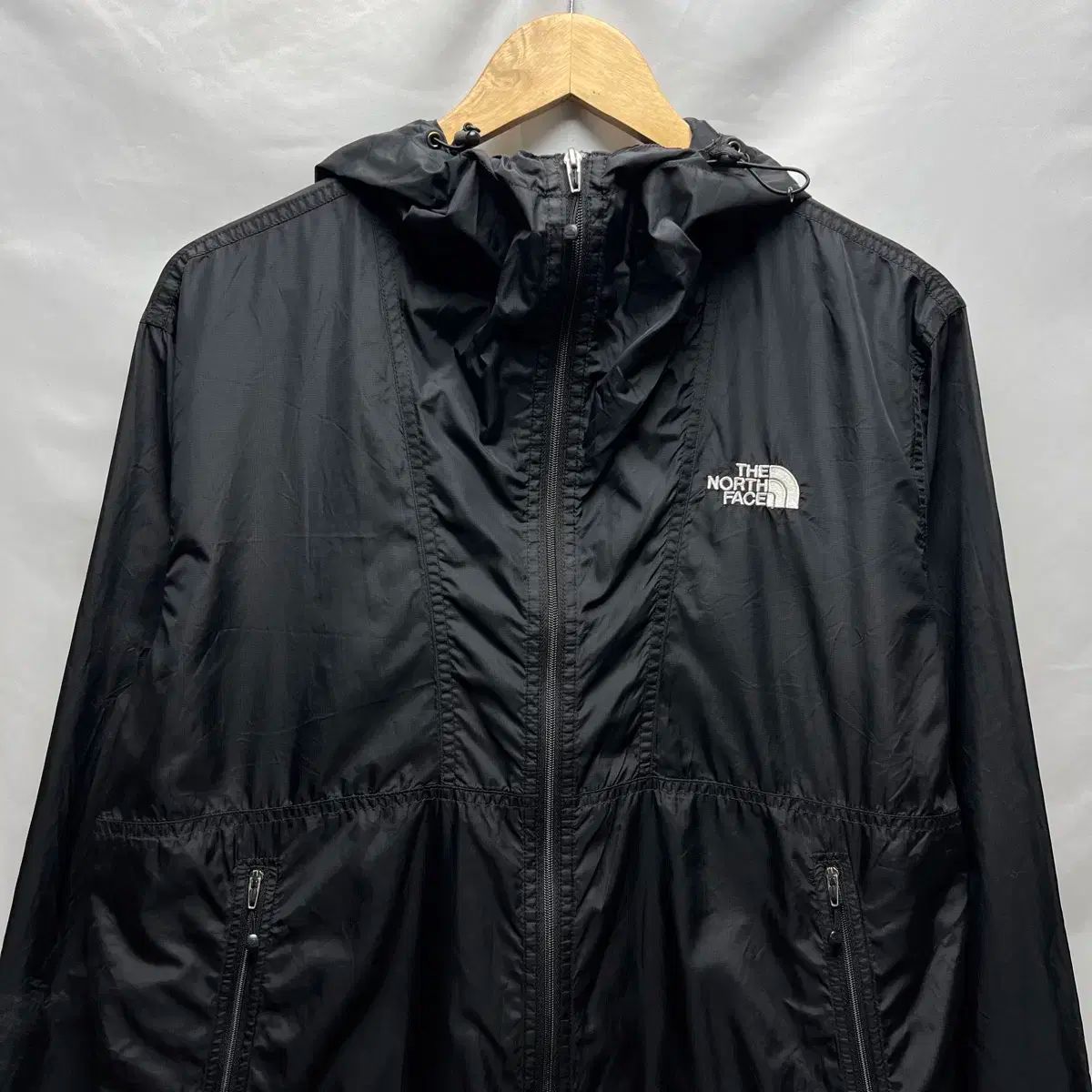 THE NORTH FACE ブラック ウィンドブレーカー M 純正品/ M THE NORTH FACE(ザ・ノース・フェイス) ブラック 軽量