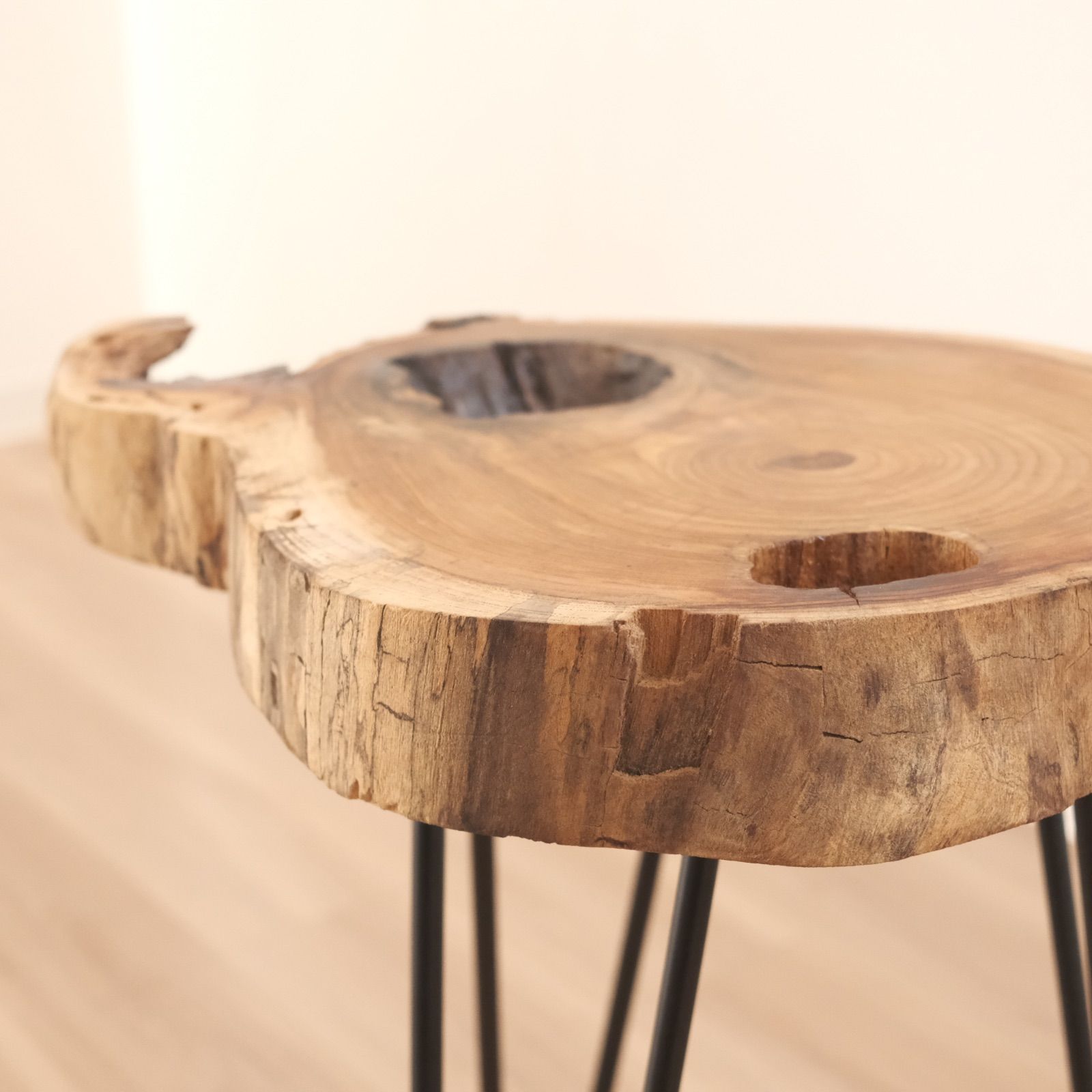 欅サイドテーブル　コーヒーテーブル　飾り台などに！！ 欅のテーブル / コーヒーテーブル / サイドテーブル / table / 一枚板