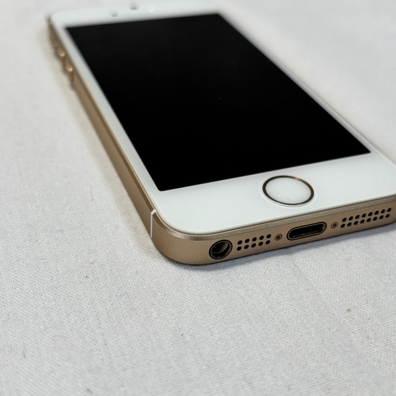 iPhone SE Gold 128 GB SIMフリー スマートフォン本体 スマートフォン