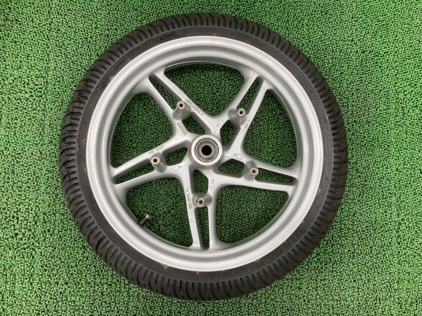 R1100S フロントホイール WB10422J1XZA84***  純正 バイク 部品 3.50×17 曲がり無し 品薄 希少品 車検 Genuine 【中古】 41 R1100S フロントホイール WB10422J1XZA84*** BMW 純正 バイク 部品