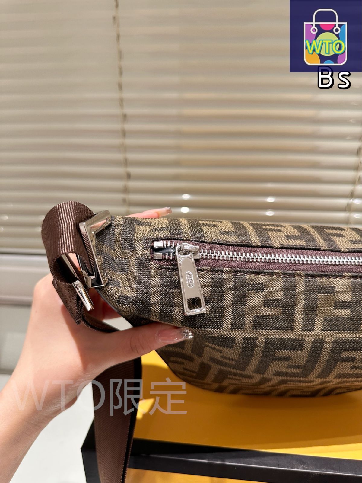 今日特価】Fendi フェンディ 新作クロスボディバッグ 360度死角
