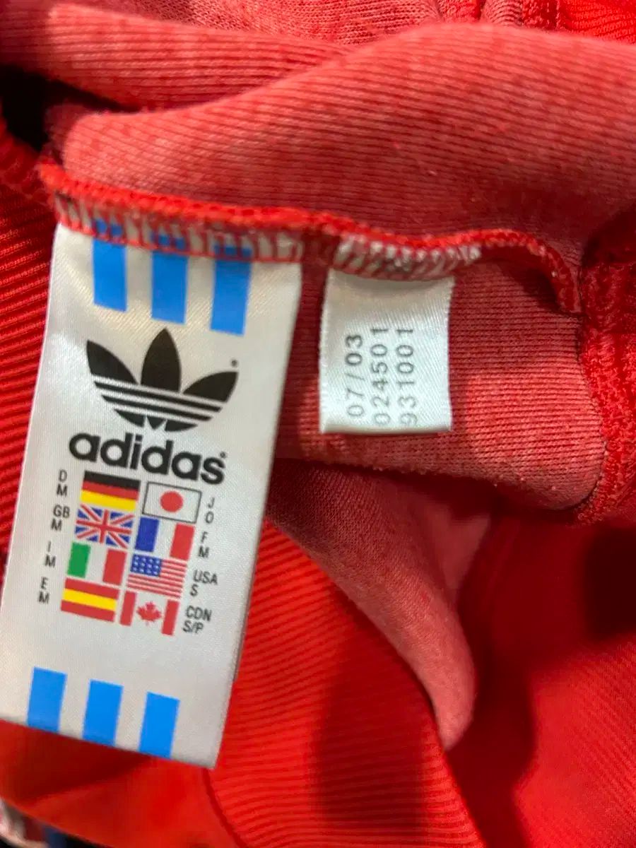 adidas アディダス