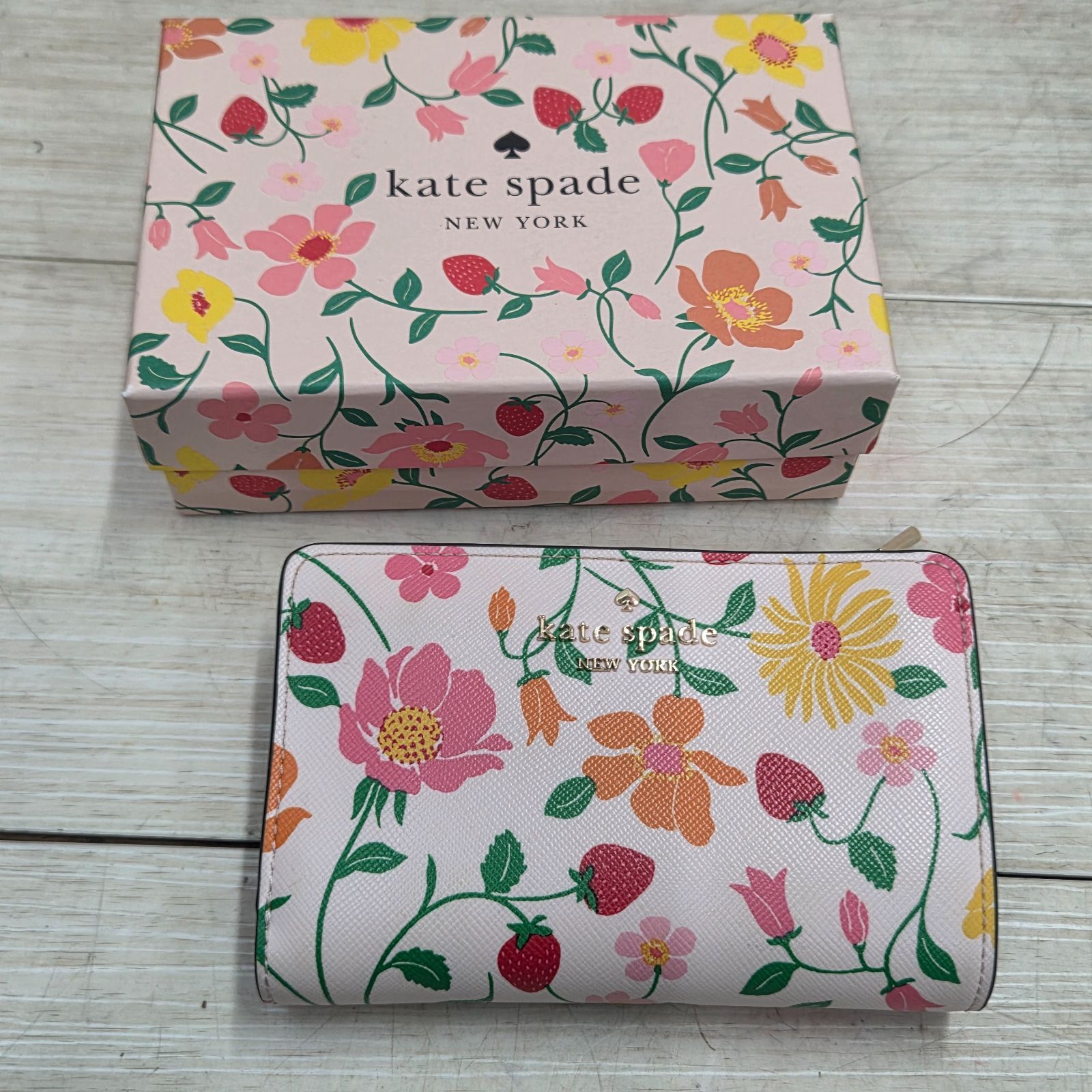 10 S98679 kate spade new york ケイトスペード ストロベリーガーデン