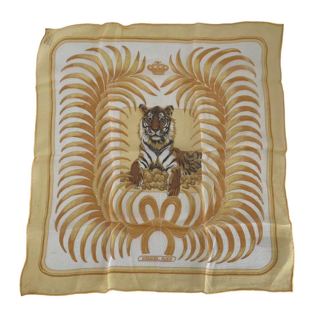 エルメス　プチカレ　王者の虎　スカーフ　タイガー　トラ エルメス Tiger Royal/王者の虎プチカレ スカーフシルク100%