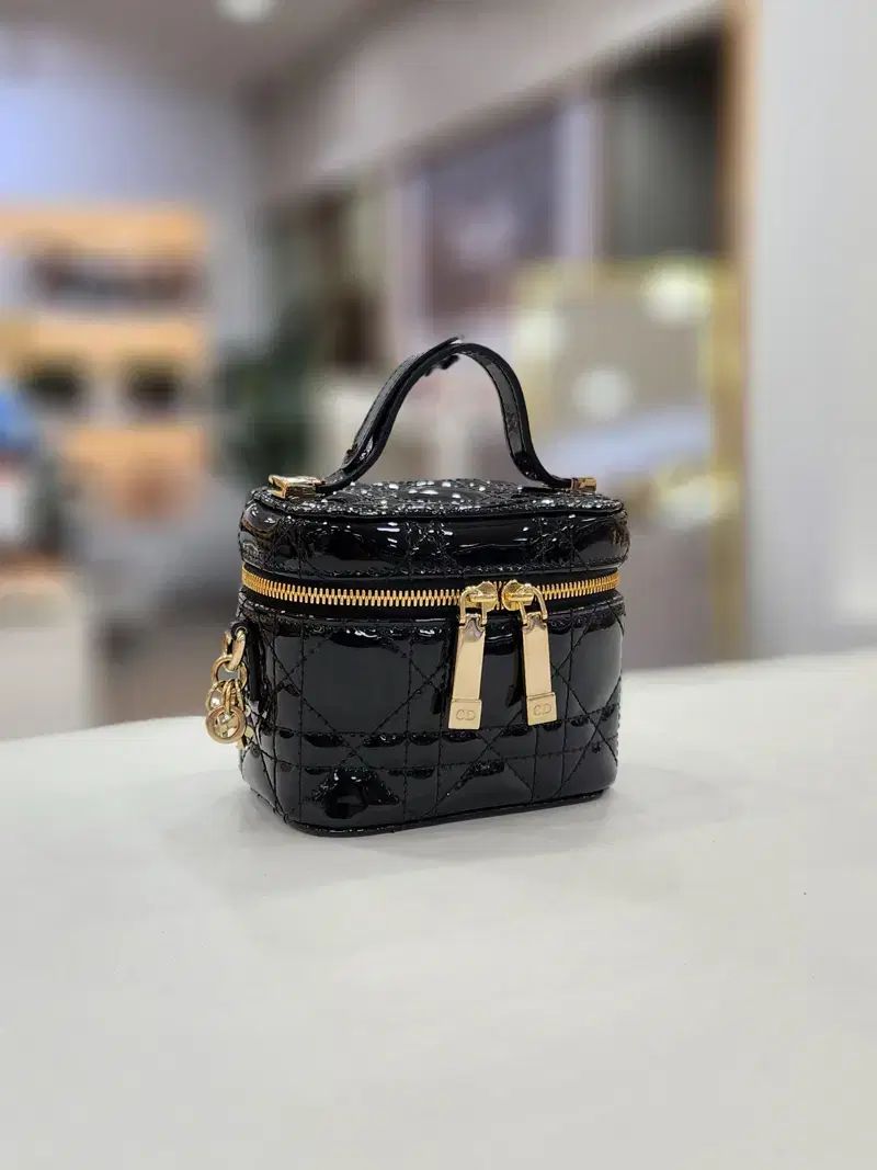 ディオール レディ マイクロ ヴァニティ ペンダント ミニ ブラック クロスバック A0935