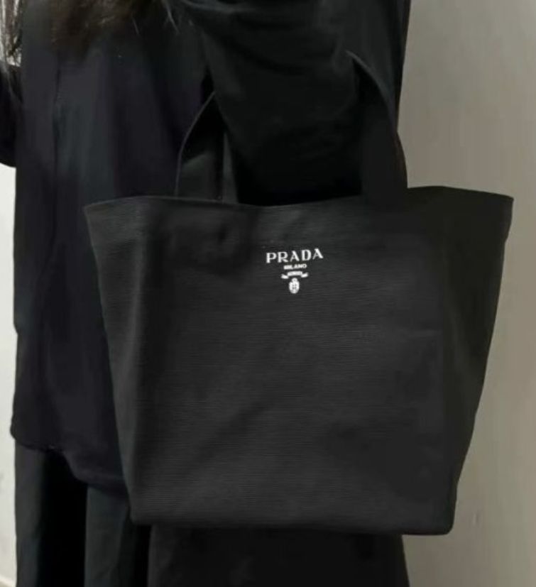 プラダ 新品 PRADA 新作ノベルティ ブラック キャンバストート プラダ 新品 PRADA 新作ノベルティ ブラック キャンバストート