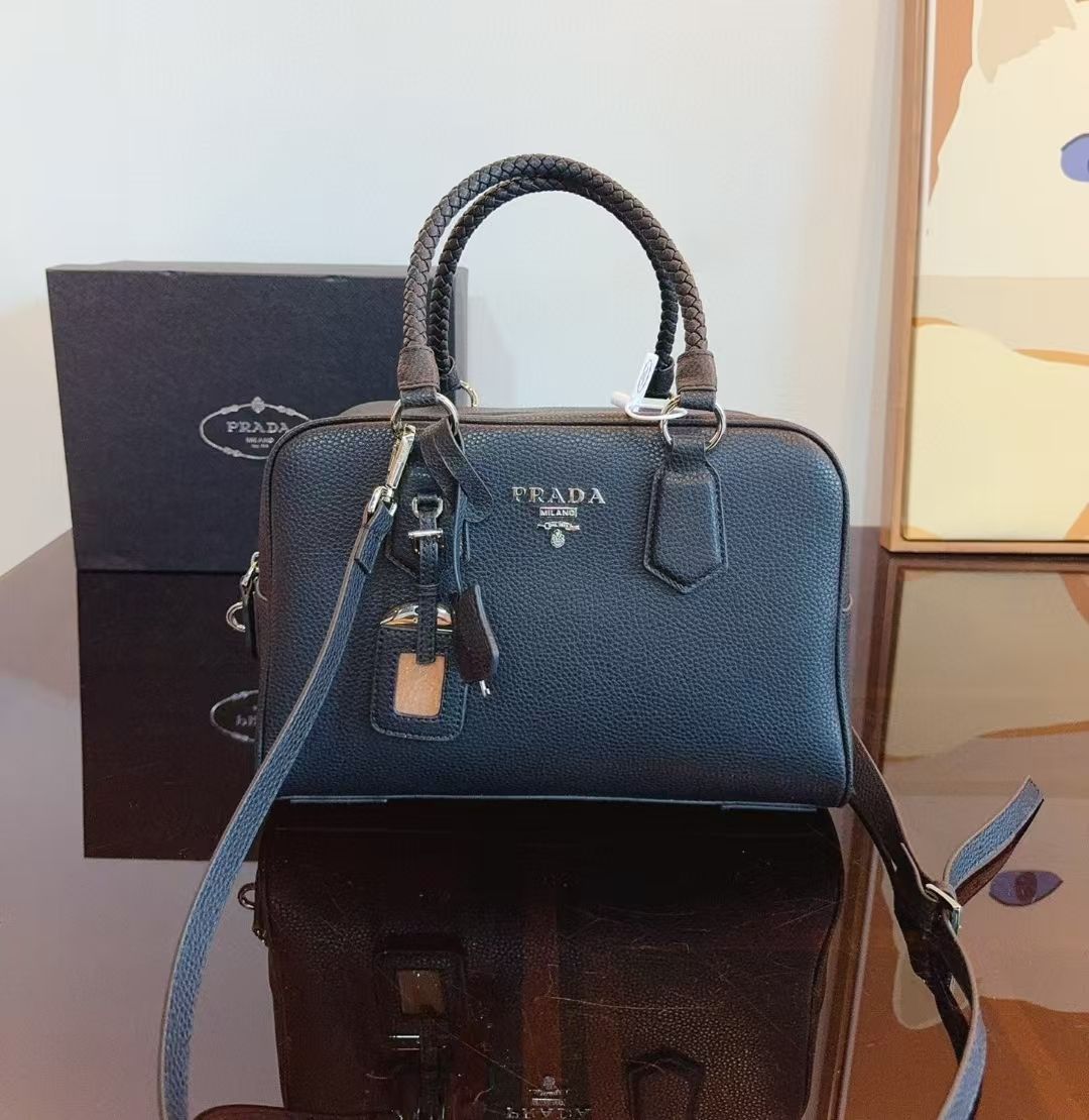 高品質☆ Prada プラダ ショルダーバッグ ハンドバッグ@ - メルカリ 