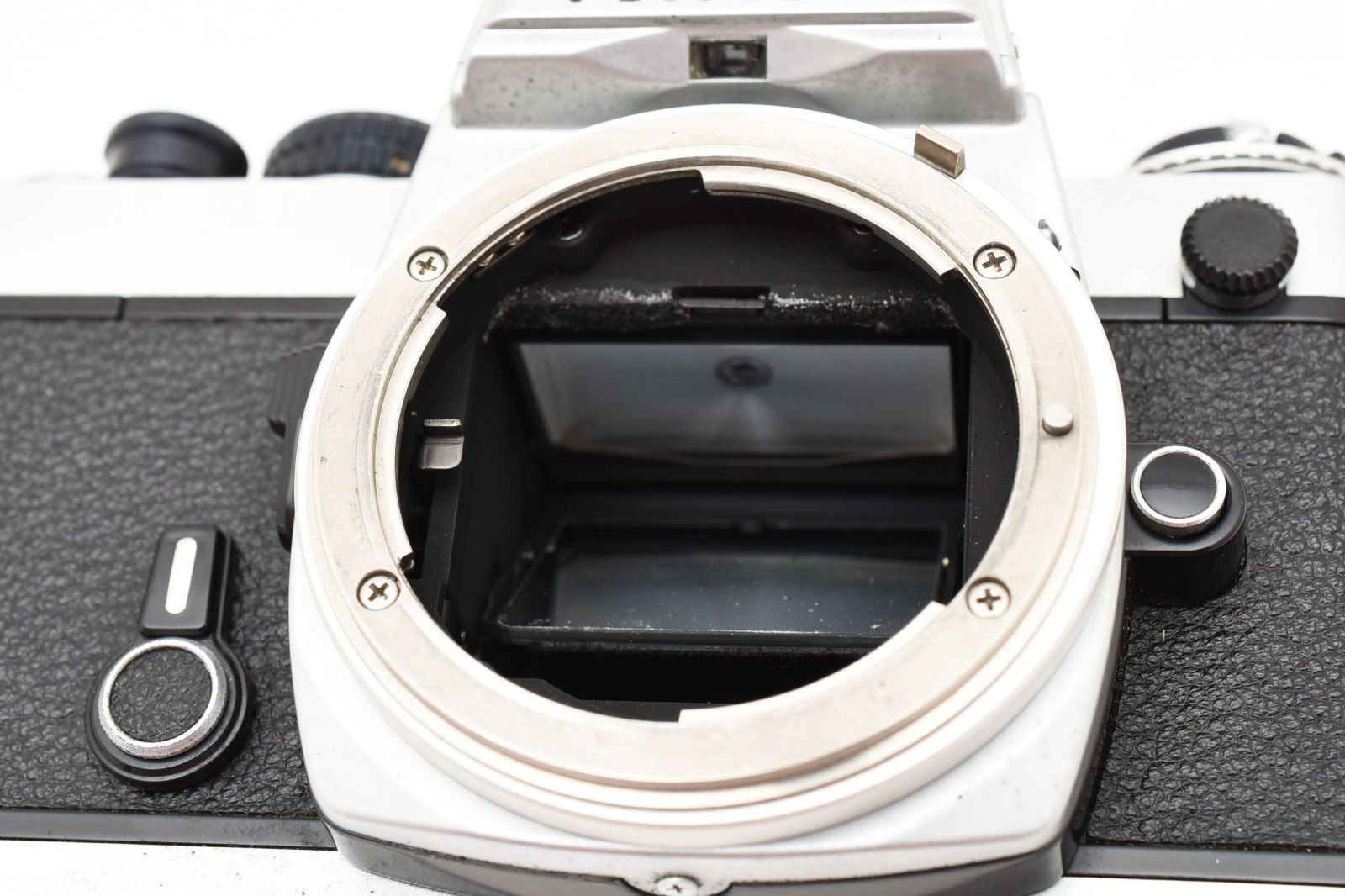 ニコン Nikon FE Body (シルバー）フィルムカメラ（E2146