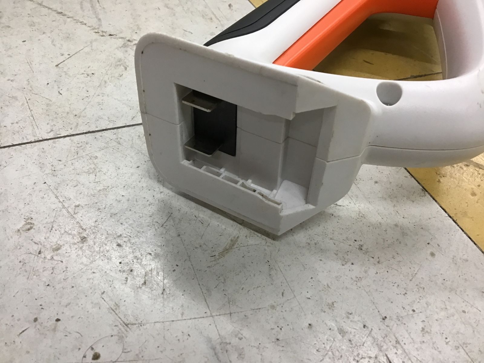 優れた B動作品 ●工進 充電式伸縮ポールチェーンソー SPS-1820●アクトツール富山店●L福 入手困難