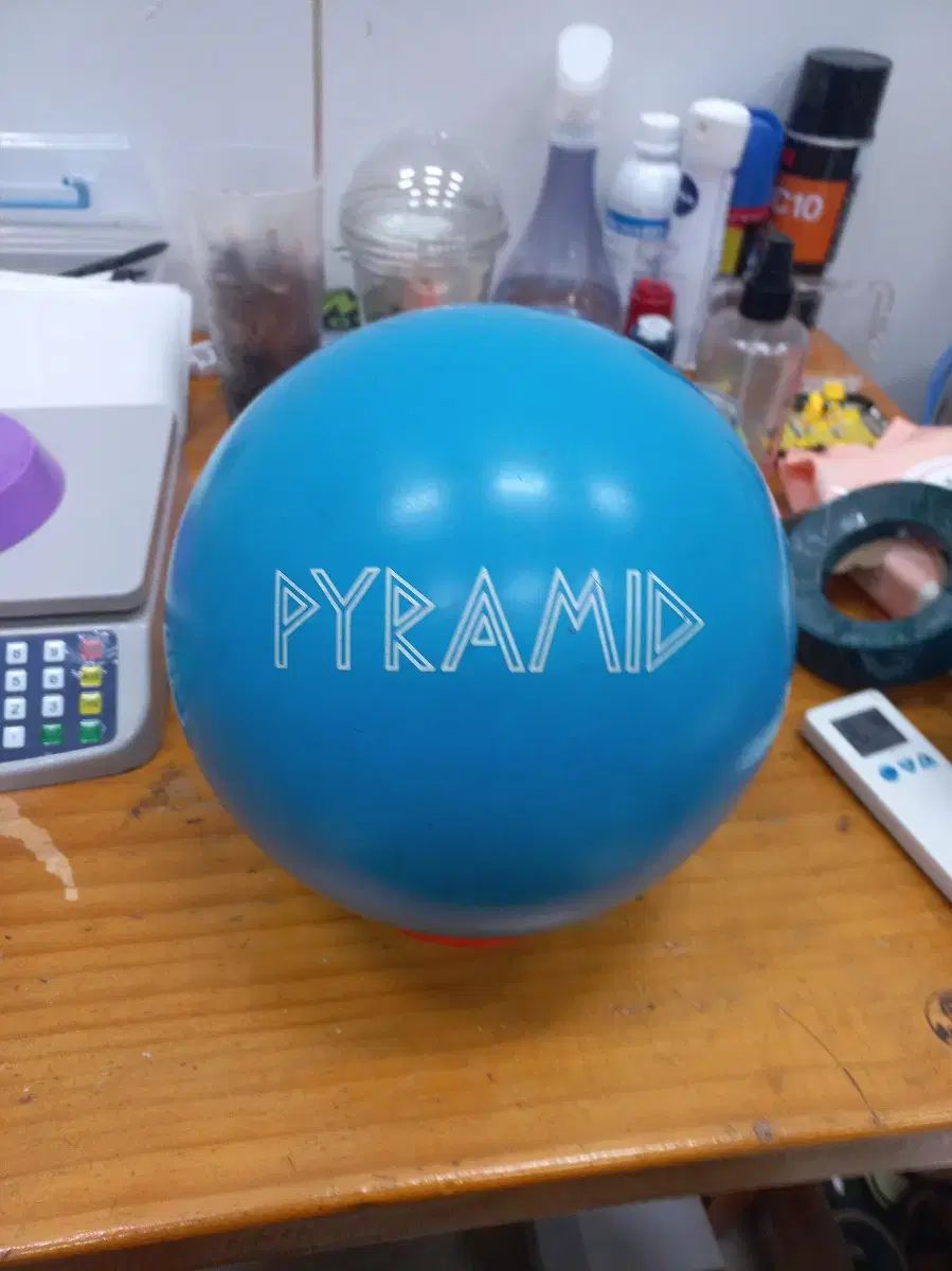 中古ボーリングボール 14p ピラミッド - メルカリ