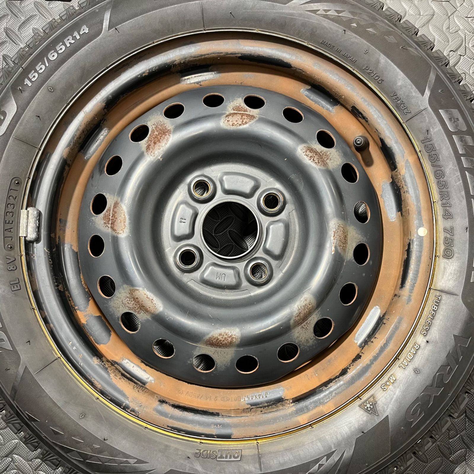 1000円以上送料無料。 21年 155 65R14 ブリヂストン ブリザックVRX3 ダイハツ タント ムーヴ キャンバス スタッドレスタイヤ 発送日は7です。