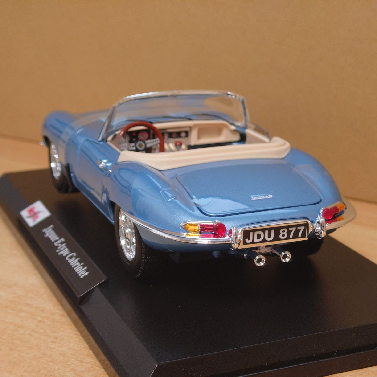 1/18 ジャガーEタイプ カブリオレ1961 ブルー マイスト合金製ミニカー 1/18 ジャガーEタイプ カブリオレ1961 ブルー JaguarE-type マイスト製