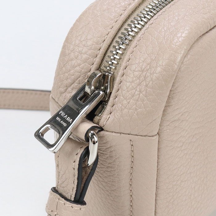 PRADA プラダ ヴィッテロダイノレザー 1BH192 斜め掛け