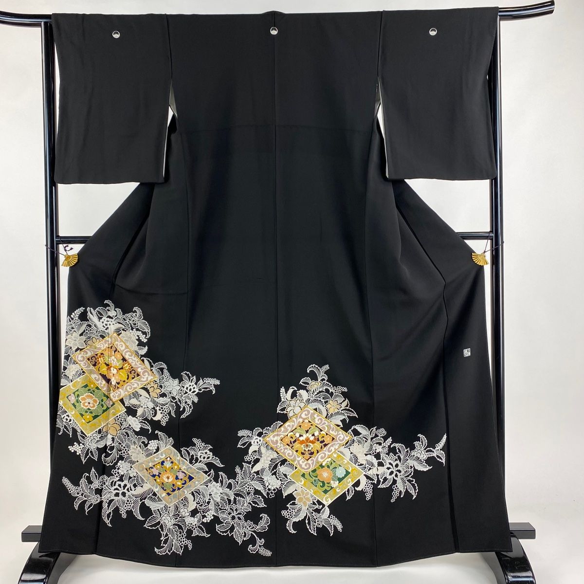 黒留袖 身丈166.5cm 裄丈64.5cm M 袷 千總 落款 草花 菱 金糸