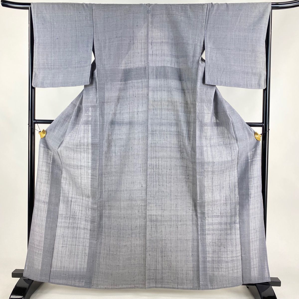 紬 身丈162.5cm 裄丈67cm M 薄物 夏紬 灰色 正絹 名品 一つ紋 【中古  