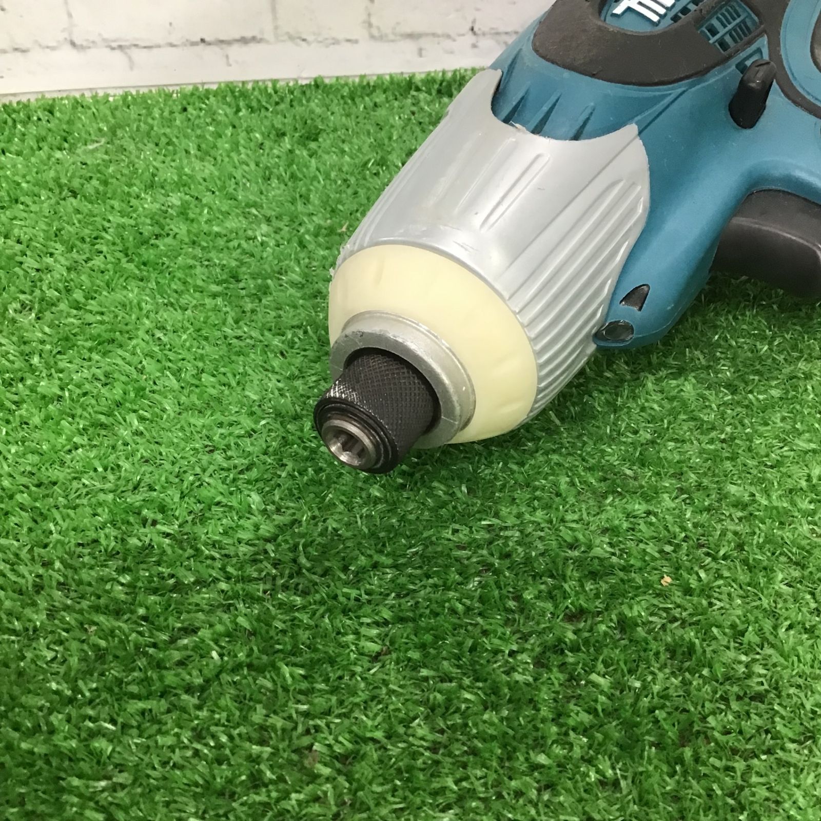 マキタ 6963 ソフトインパクトドライバー【リライズ野田愛宕店】【店頭取引限定】【中古】 マキタ 6963 ソフトインパクトドライバー【リライズ野田愛宕店】【店頭