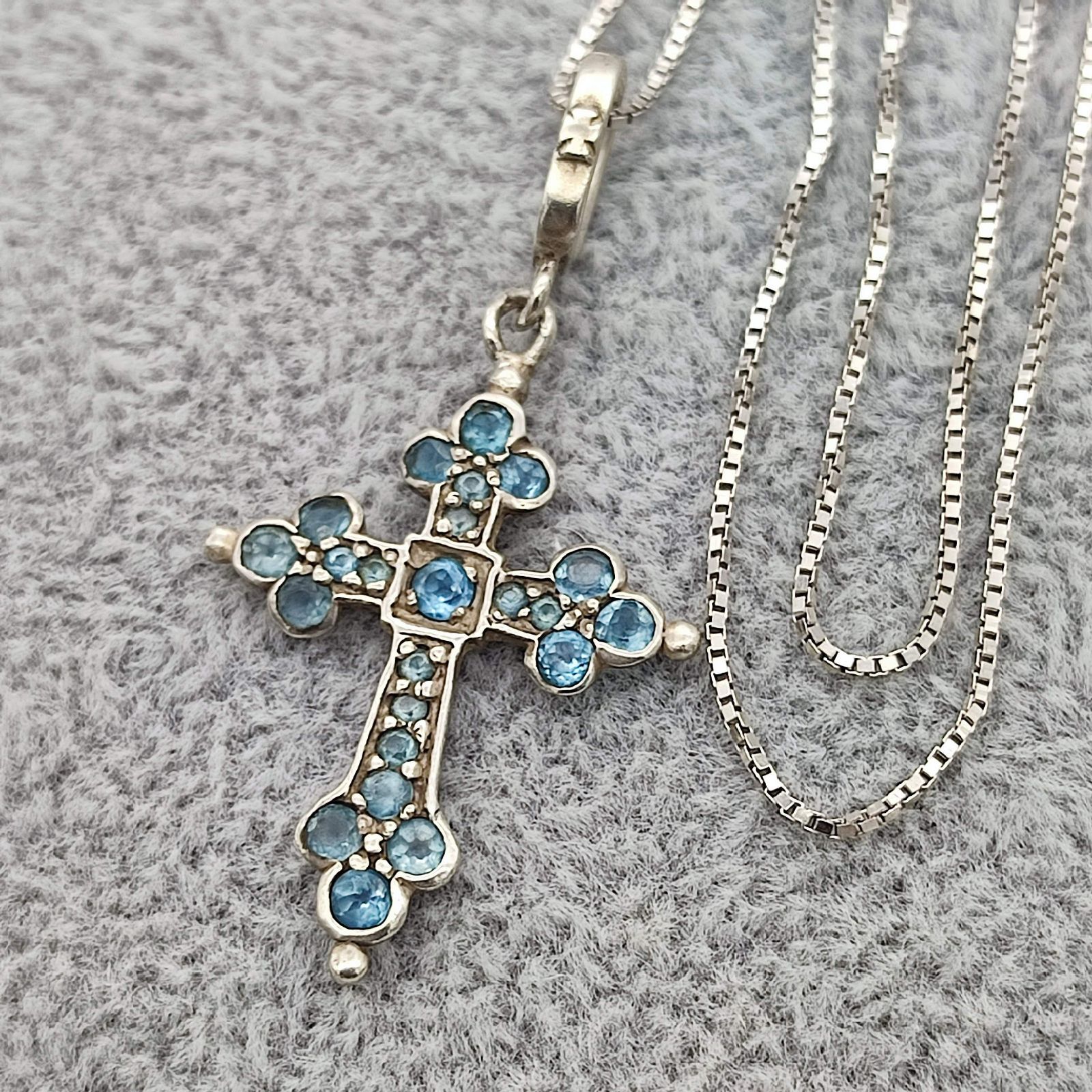 ローリーロドキンゴシッククロスチャーム