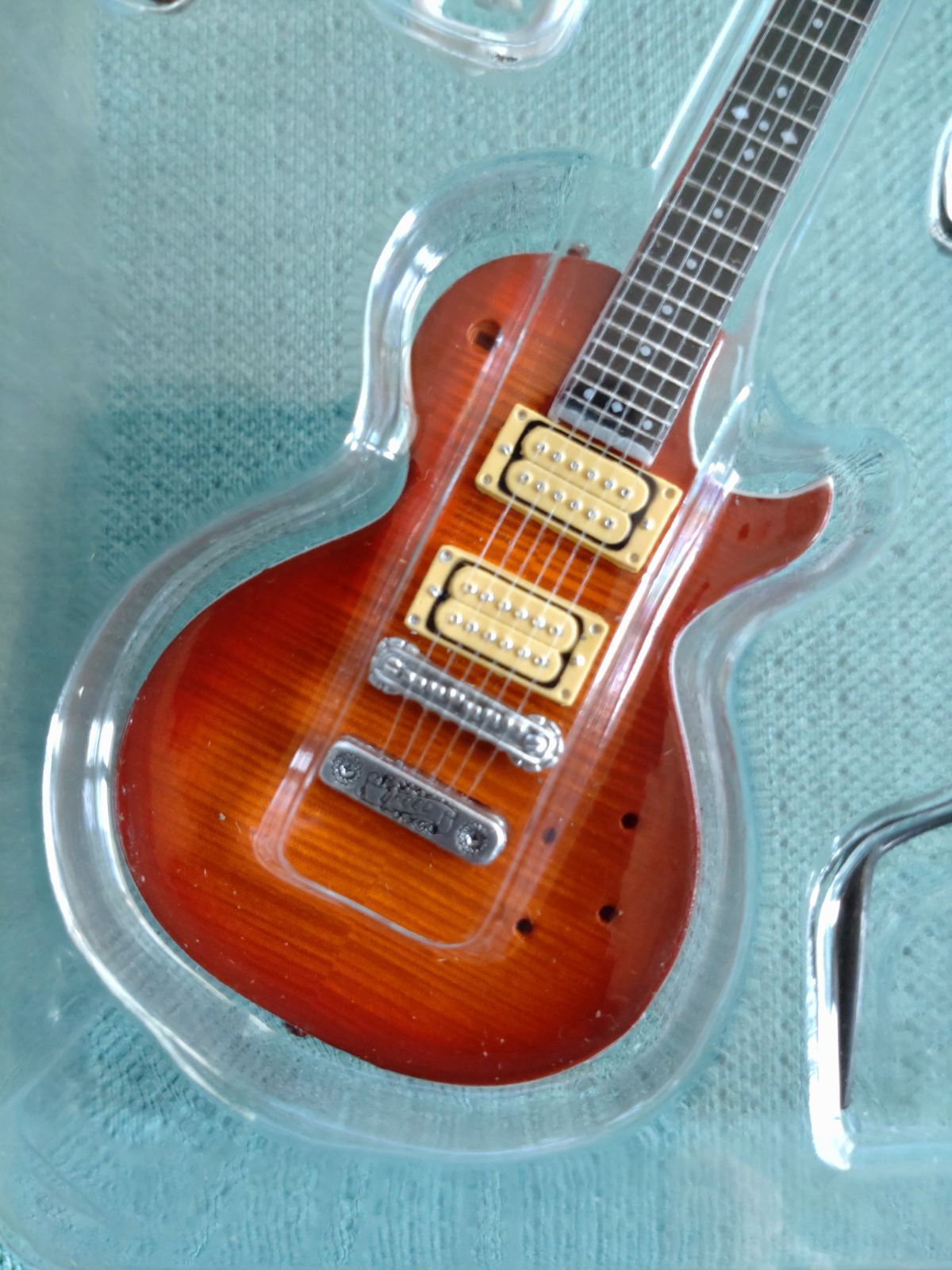 その他 THE GUITAR LEGEND ZEMAITIS & GRFCO 楽天市場】【8】 メディアファクトリー 1/8 THE GUITAR LEGEND