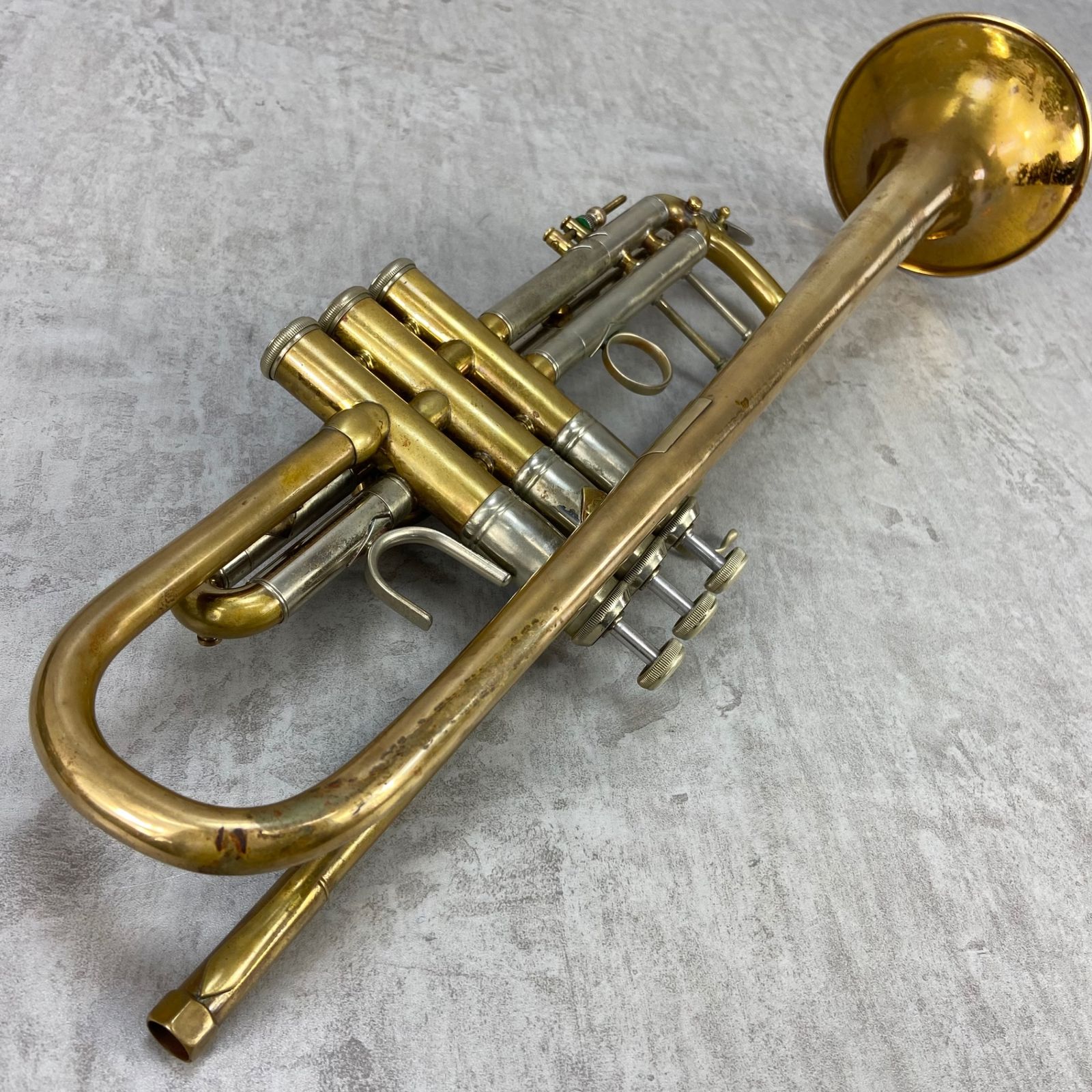 VINCENT BACH ビンセントバック Stradivarius Model37ML トランペット trumpet 管楽器 6万番代  1970年代前半の製造 ダブルケース - メルカリ