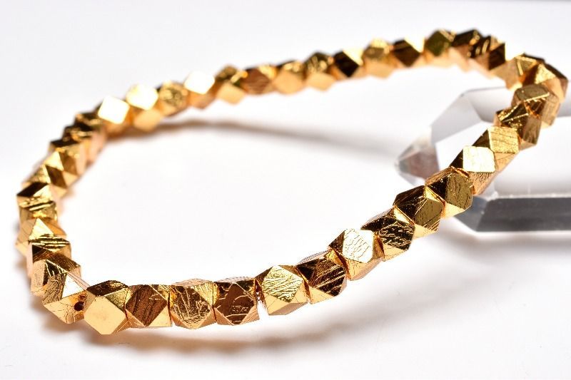 １点物 メテオライト アルタイ隕石 4x4mm ゴールドコーティング キューブカット ブレスレット パワーストーン 天然石 _MA9911