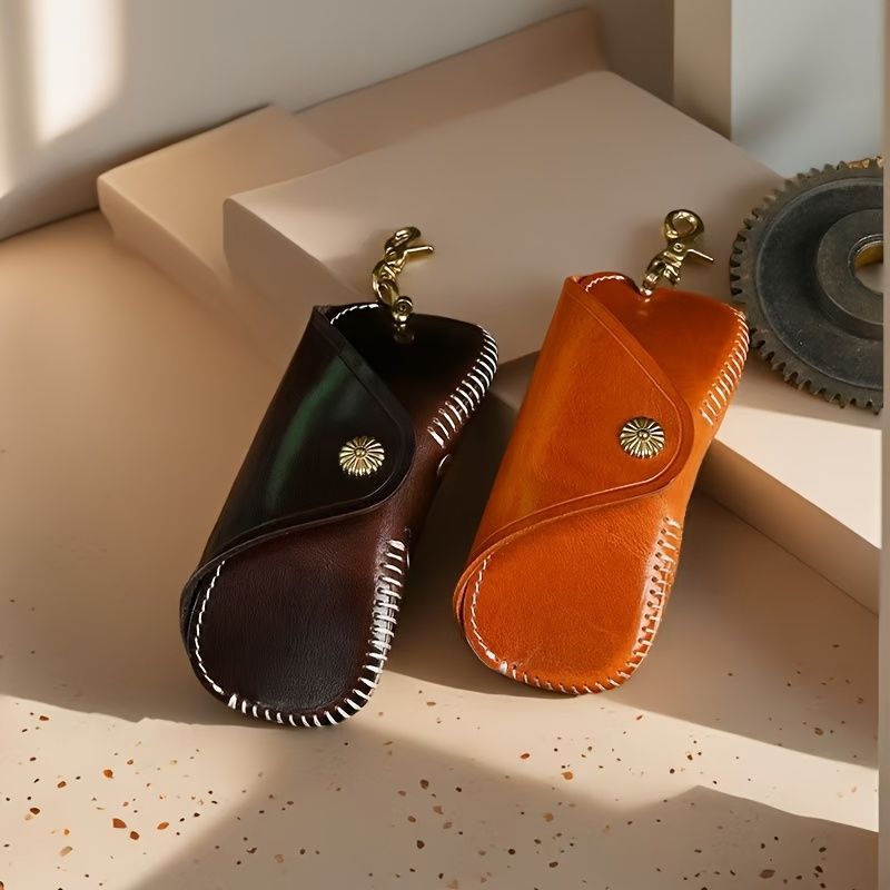 サングラスケース ヴィンテージ 手縫い 本革トラベルウォレット 真鍮スナップクロージャー ランヤード付き トップフラップファッショングラス収納 キー イヤホン 小銭用 多ポケットオーガナイザー 牛革 クラシックデザイン 頑丈な構造 ブラウン コーヒー