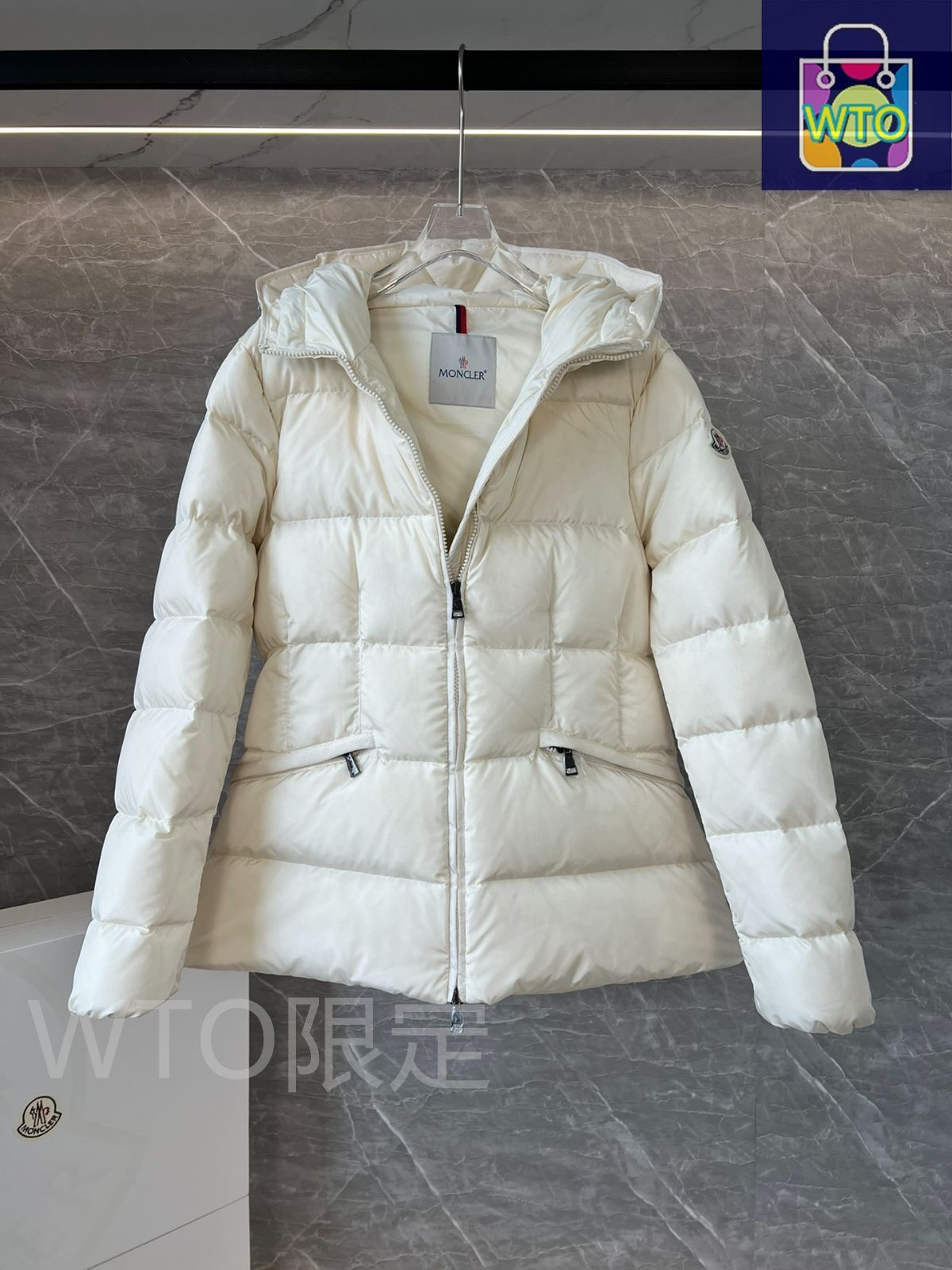 【新品】MONCLER　モンクレール　GRENOBLE　ボディバッグ　ベージュ 350904602_1.jpg