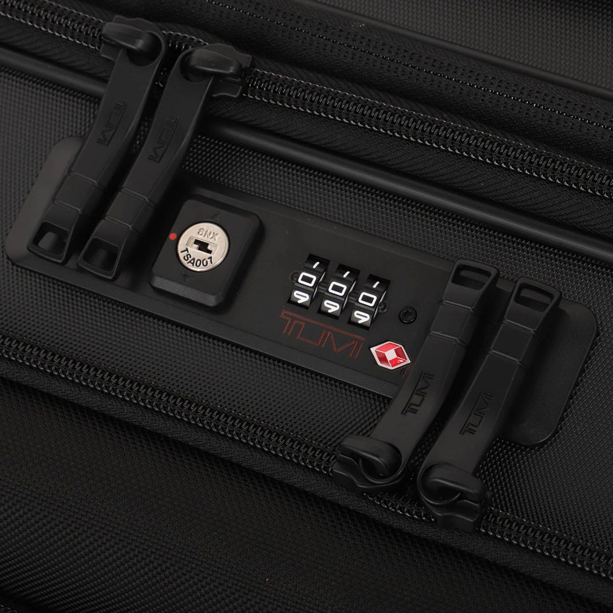 新品 トゥミ TUMI キャリーケース アルファ ブラック - メルカリ