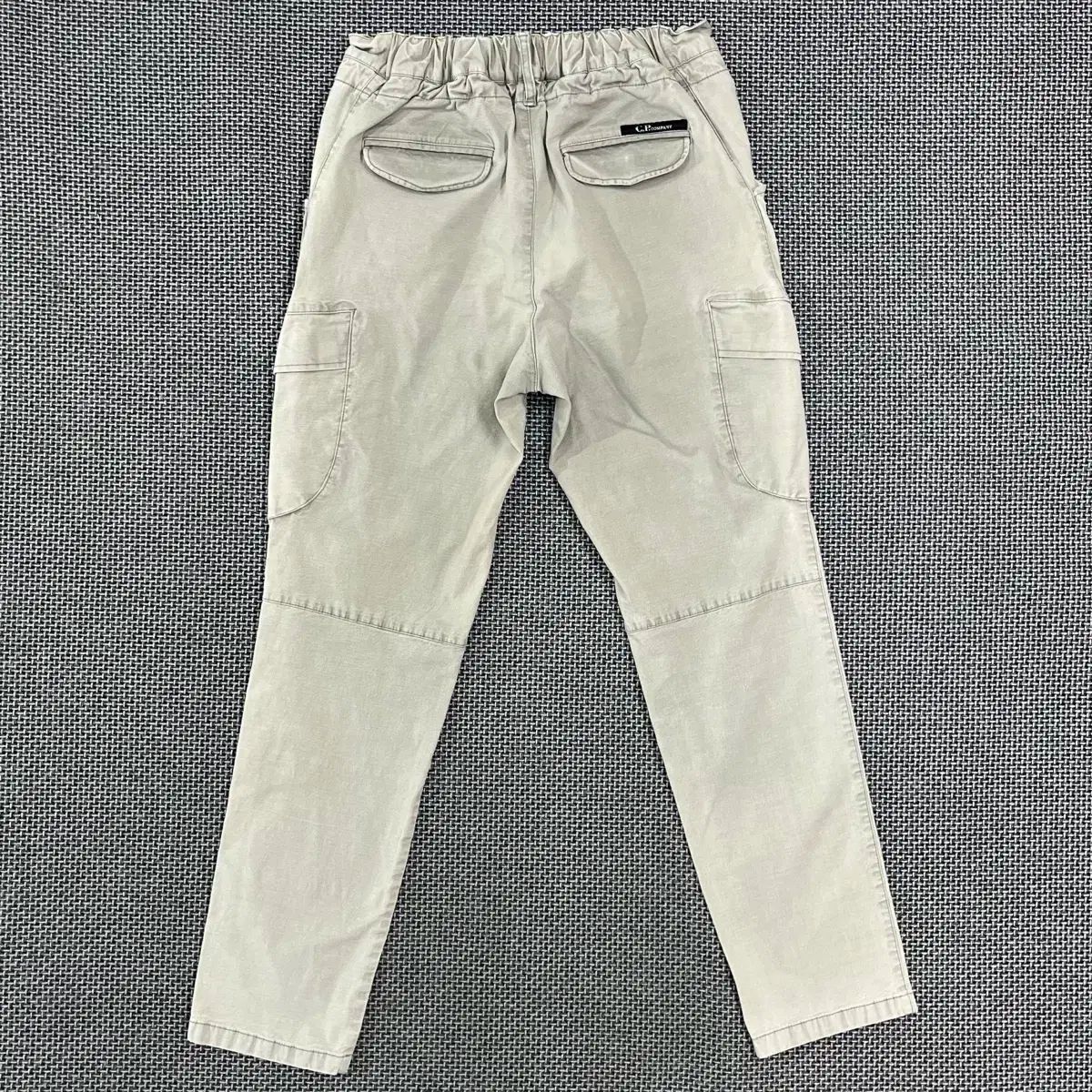 C P カンパニー カーゴ ズボン ベージュ