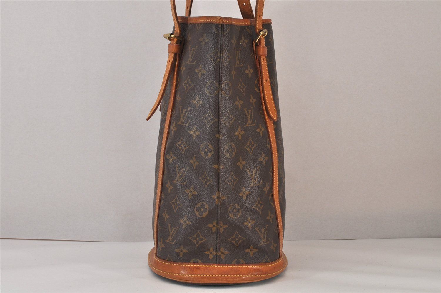 LOUIS VUITTON ルイヴィトン モノグラム バケット GM ショルダー